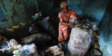 Nigerian parents pay school bills with recyclable waste