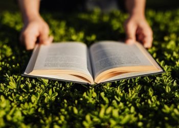 Mum, read us a story