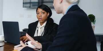 The pros and cons of having a micromanager as a boss