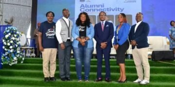 BU Alumni and industry experts rub minds with graduating students