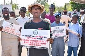 Student group protests tax reforms, warns of impact on education