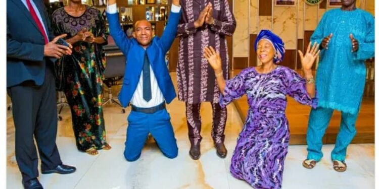 Ogun Government Rewards Math Teacher with N5m, House for Global Teacher Recognition