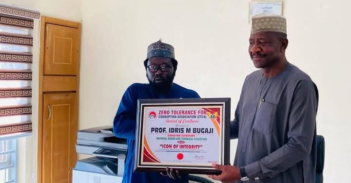 Prof. Bugaje gets Outstanding Leadership and Youth Empowerment award