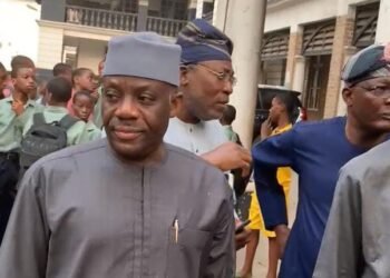 Video: Minister of Education Pays Surprise Visit to King’s College – Promises Students to Upgrade Dilapidated Facilities