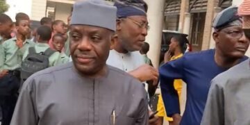 Video: Minister of Education Pays Surprise Visit to King’s College – Promises Students to Upgrade Dilapidated Facilities