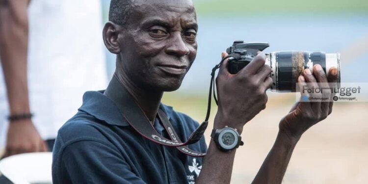Pictorial: Canon Rewards Veteran NPFL Photographer Akeem Olaosun